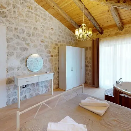 Renaissance Suites: Flora Villa Islamlar (Mediterranean)